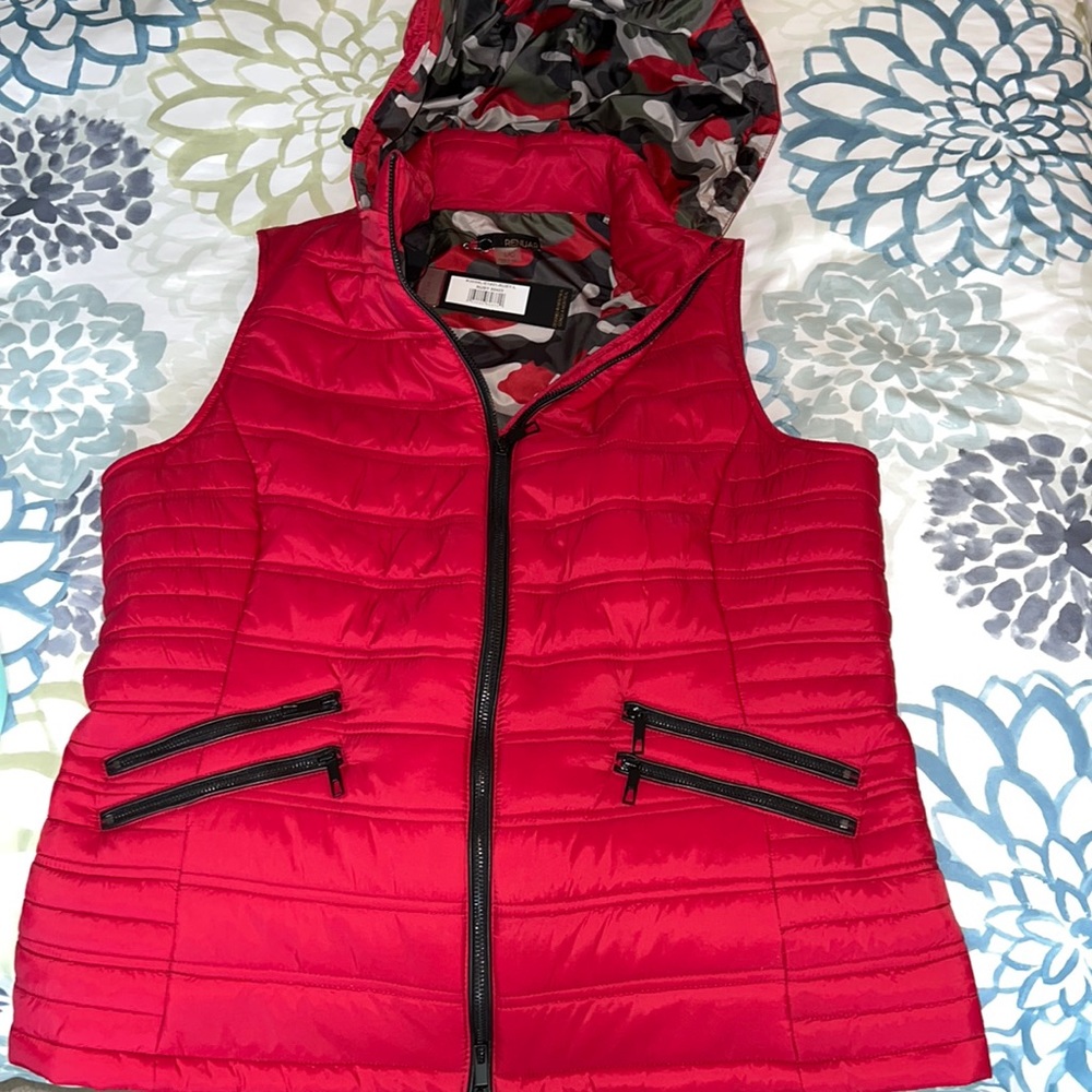 Renuar Women’s Red Vest w/ Removable Hood and Camo Interior